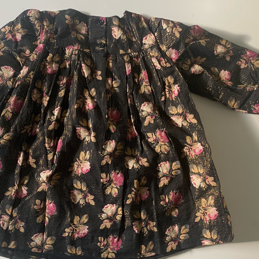 Carter's baby size 12-18 months, dress
NEW WITH TAG